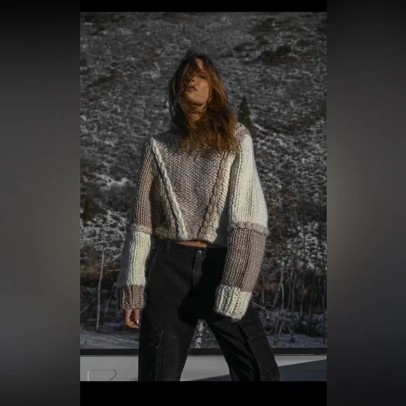 Cozy Colorblock Sweater - Picture 3 of 12